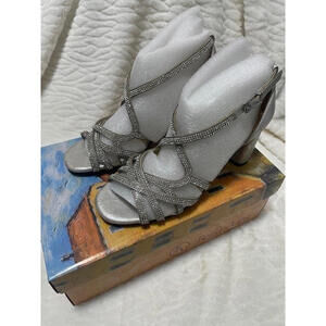 Size 6W - Bella Vita - Aliette SILVER - NWT - RETAILS $99